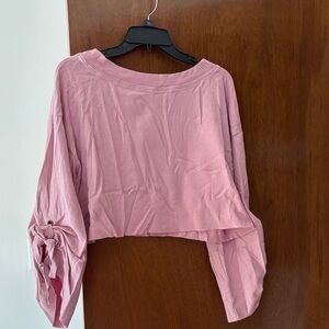 Free people Pink Women's cropped Top. Ties at the sleeves